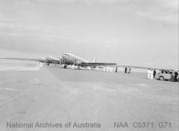 VIP Dakotas at Port Lincoln aerodrome.jpg